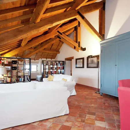 Дом отдыха A Castle In Wine Country *