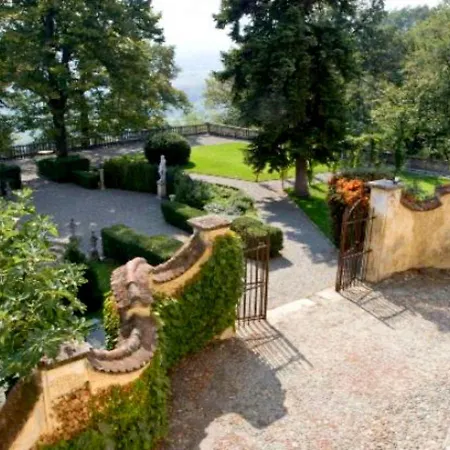 A Castle In Wine Country 別荘