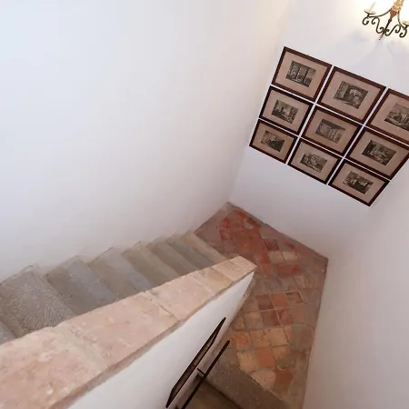 Дом отдыха A Castle In Wine Country Rocca Grimalda